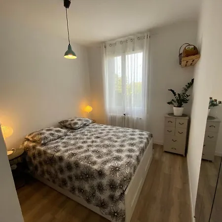 Le Lola Charment T3 à 10 Minutes à Pied De La Plage. Appartement *