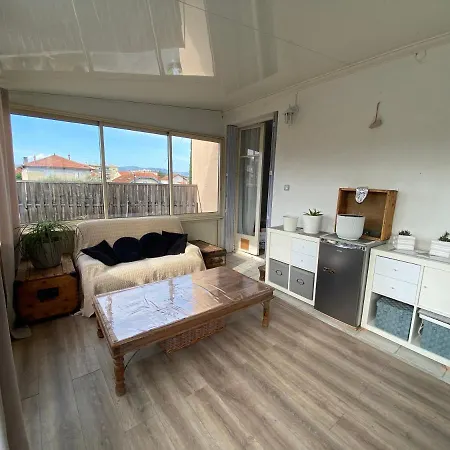 Apartment Le Lola Charment T3 A 10 Minutes A Pied De La Plage. *
