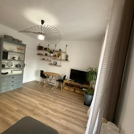 Le Lola Charment T3 A 10 Minutes A Pied De La Plage. Apartment *